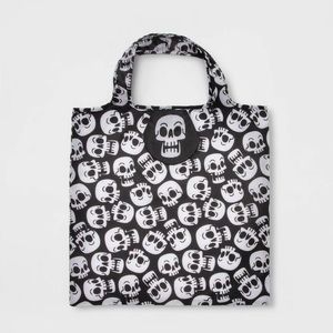 Skull Halloween Reusable Bag with Pouch Nwt